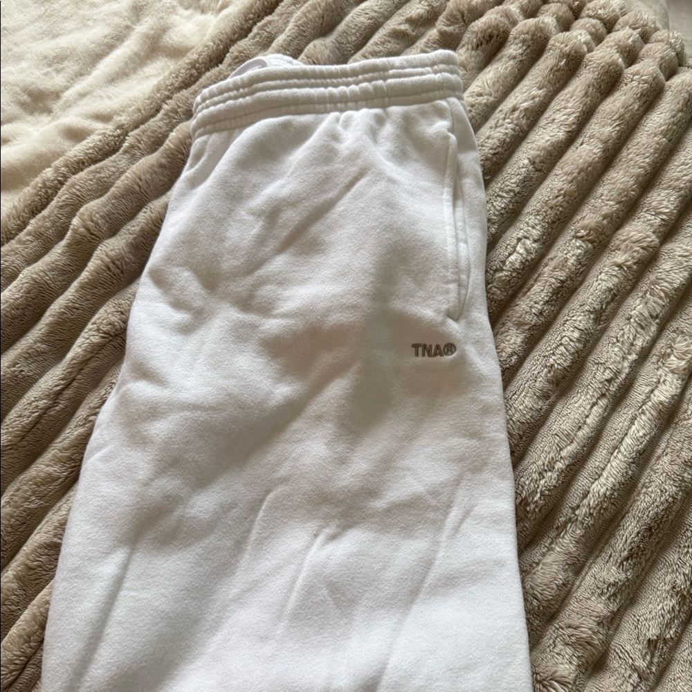 Aritzia white drawstring cuffed sweatpants